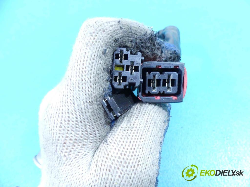 Peugeot 206 1.9d 69KM manual 51 kW 1868 cm3 5- Spínačka  (Spínacie skrinky a kľúče)