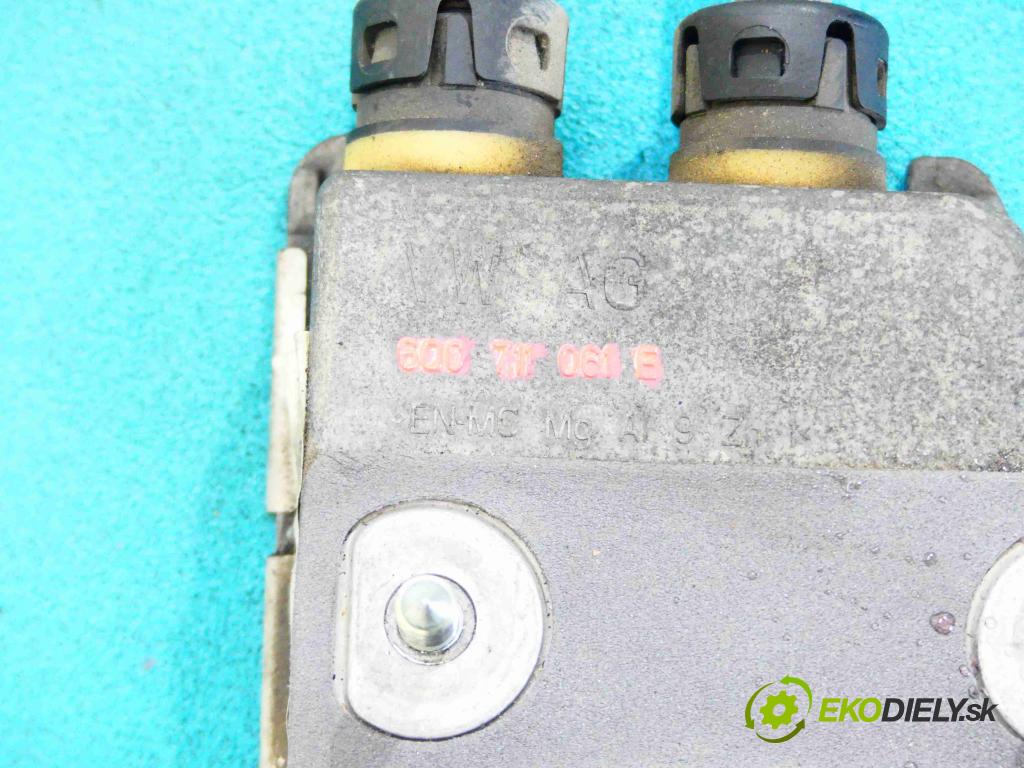 Seat Ibiza IV 6J 2008-2017 1.6 tdi 105 HP manual 77 kW 1598 cm3 5- Páka: Změny: stupeň,rýchlosť 6Q0711049CJ (Rýchlostné páky / kulisy)