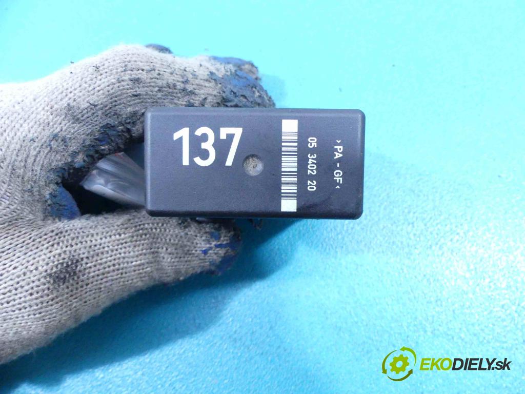 Vw Transporter T4 1990-2003 1.9 td 68 HP manual 50 kW 1896 cm3 5- Relé: 701906123 (Relé)