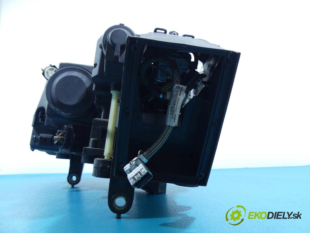 Vw Phaeton 3.0 tdi 224hp automatic 165 kW 2967 cm3 4- Reflektor: pravý 3D1941018P (Pravé)