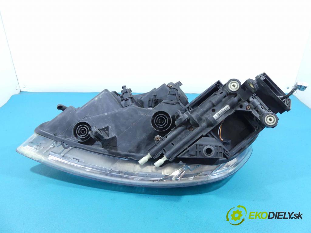 Vw Phaeton 3.0 tdi 224hp automatic 165 kW 2967 cm3 4- Reflektor: pravý 3D1941018P (Pravé)