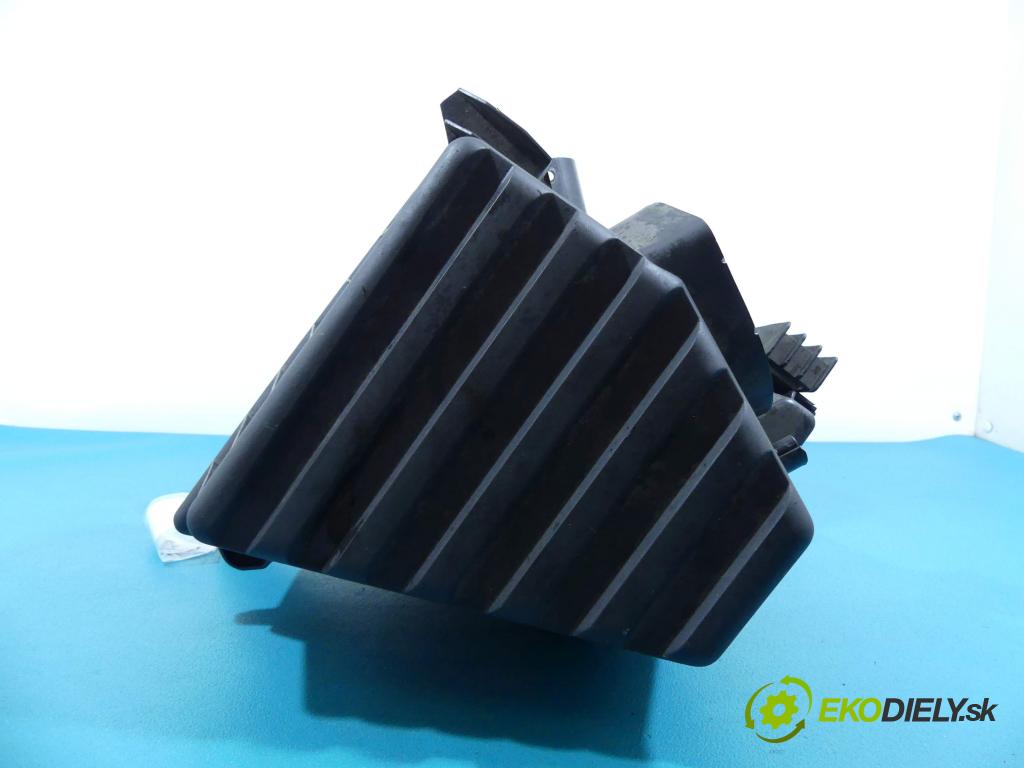 Seat Ibiza III 6L 2002-2008 1.9 tdi 131 hp manual 96 kW 1896 cm3 5- obal filtra vzduchu 6Q0129607AJ (Kryty filtrů)