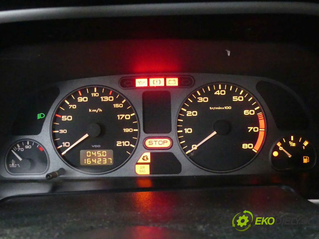 Peugeot 306 1.4 75 hp manual 55 kW 1360 cm3 5- Přístrojová deska 9636737880 (Přístrojové desky, displeje)