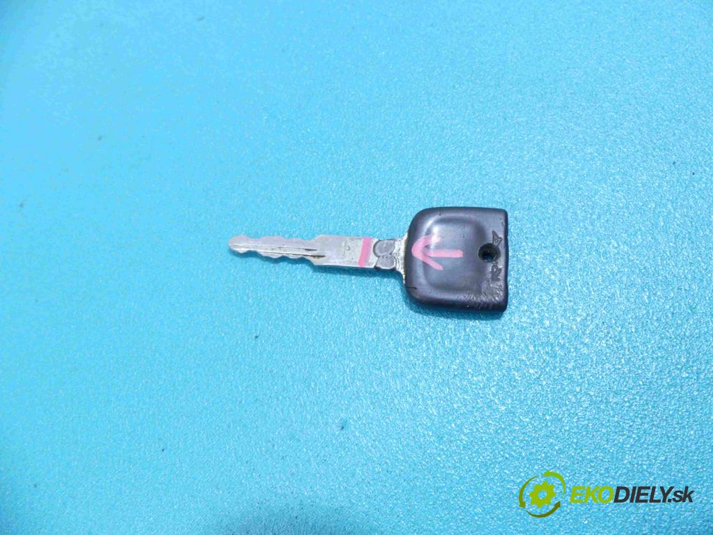 Audi 80 B4 1991-1994 2.0 90 HP manual 66 kW 1984 cm3 4- Spínačka  (Spínacie skrinky a kľúče)