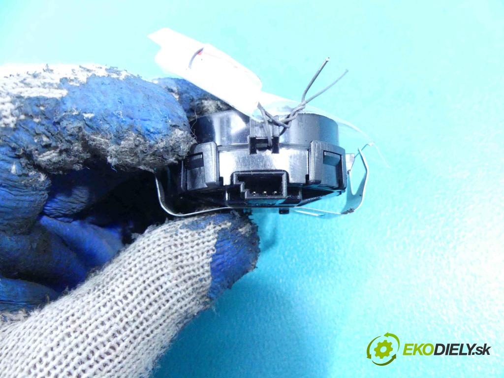 Nissan Qashqai 06-13 2.0 dci 150 HP manual 110 kW 1995 cm3 5- snímač déšť: 6PW009207-03 (Snímače dažďa)