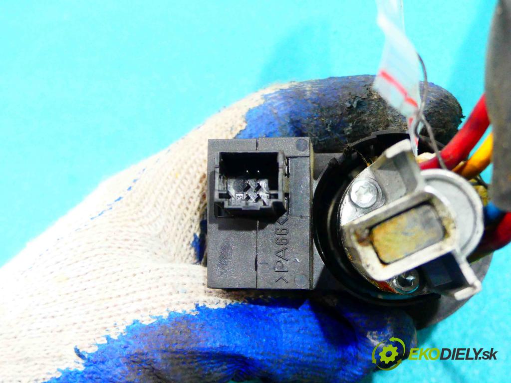 Peugeot 206 2.0 hdi 90 HP manual 66 kW 1997 cm3 5- Spínačka 9627269180 (Spínacie skrinky a kľúče)