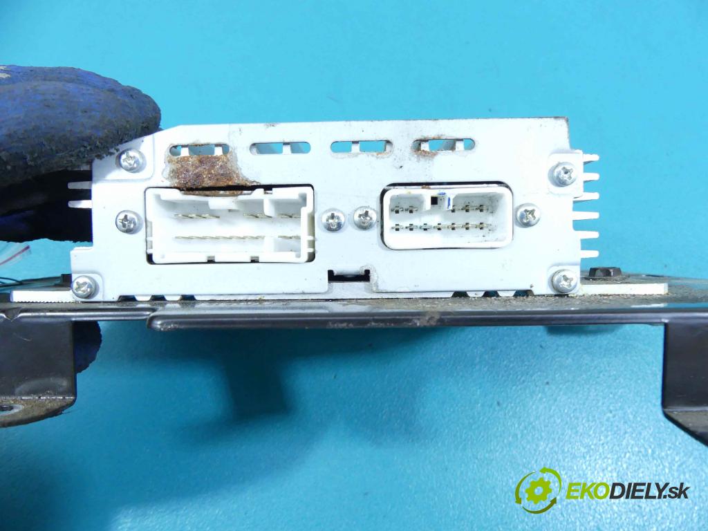 Hyundai Tucson I 2004-2009 2.7 V6 175 HP automatic 129 kW 2656 cm3 5- Zesilovač: 96370-2E200 (Zosilňovače)