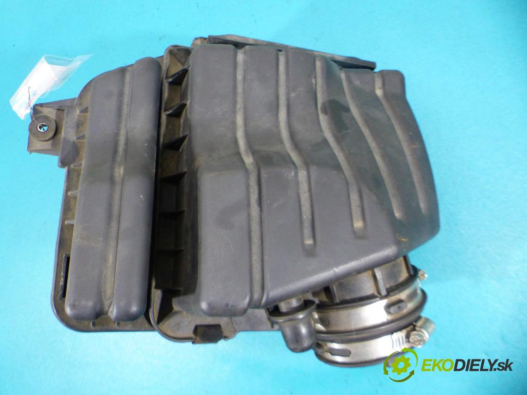 Chrysler Voyager IV 2.5 CRD 143 hp manual 105 kW 2499 cm3 5- obal filtra vzduchu 048617388AA (Kryty filtrů)