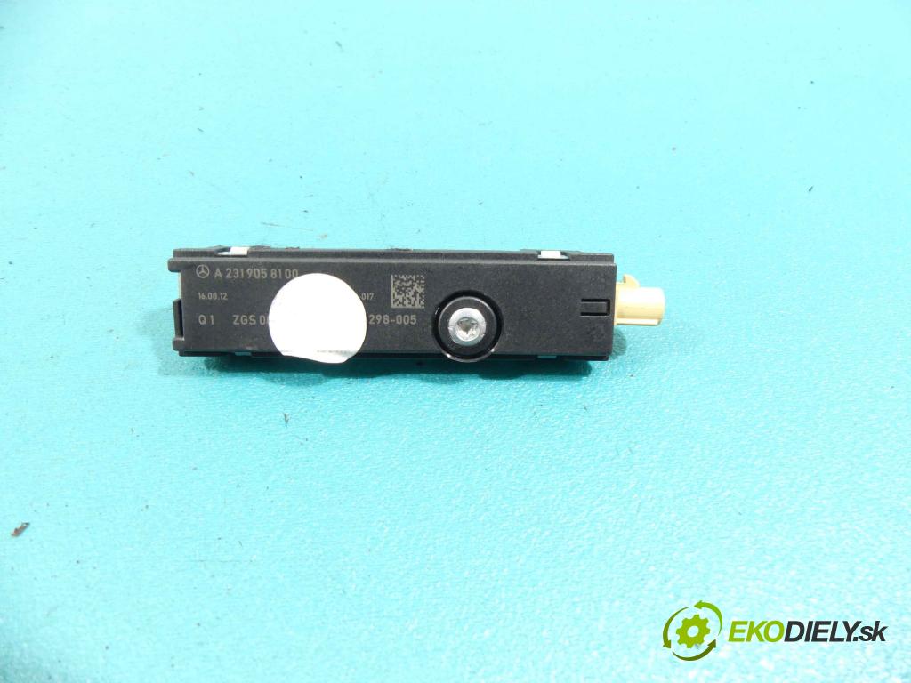 Mercedes SLK III R172 2011-2019 1.8b 184hp automatic 135 kW 1796 cm3 2- Zesilovač: A2319058100 (Zosilňovače)