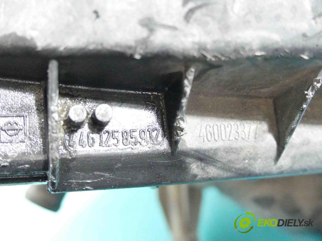 Opel Combo C 2001-2011 1.3 cdti 75 hp manual 55 kW 1251 cm3 5- obal filtra vzduchu 44612585912 (Kryty filtrů)