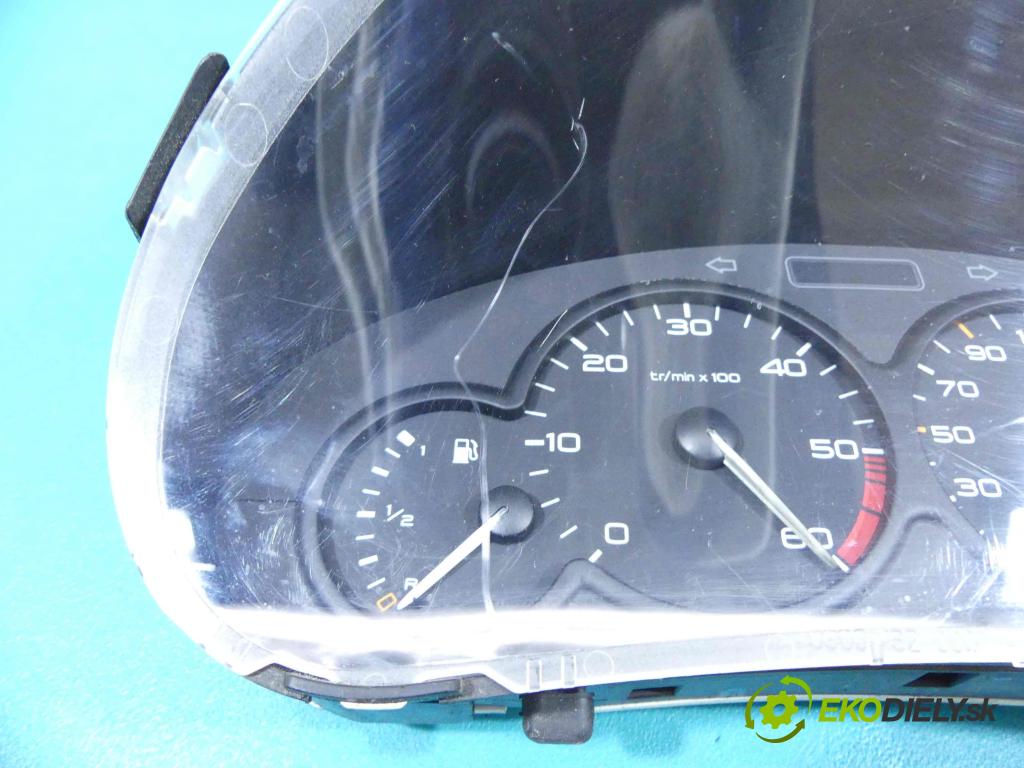 Peugeot 206 1.9d 69KM manual 51 kW 1868 cm3 5- Přístrojová deska 9634961080 (Přístrojové desky, displeje)