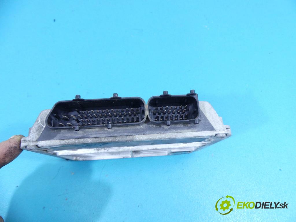 Vw Golf IV 1997-2003 1.6 SR (AKL) 101 HP manual 74 kW 1595 cm3 5- Jednotka riadiaca 5WP419003