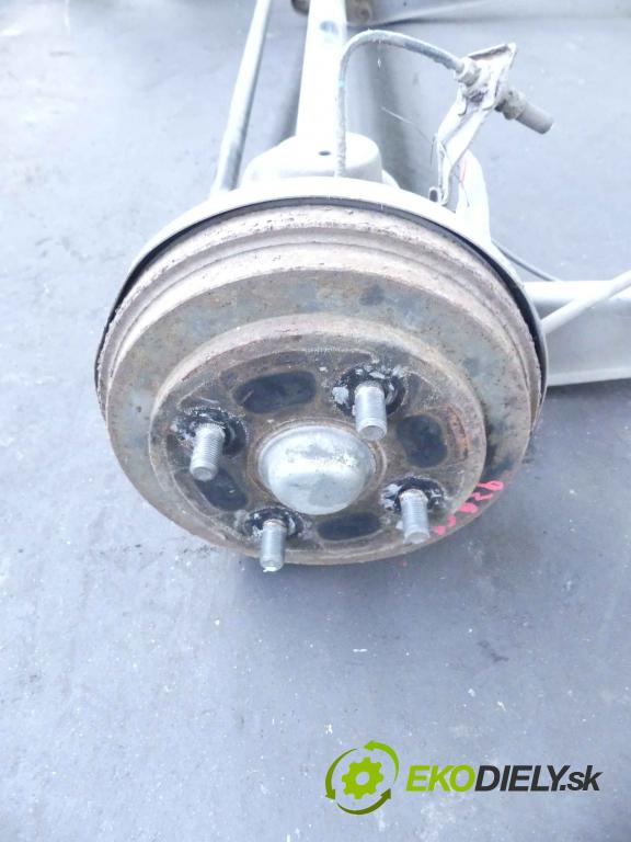 Suzuki Alto 2009-2014 1.0b (K10BN) 68 hp manual 50 kW 996 cm3 5- zadní výztuha