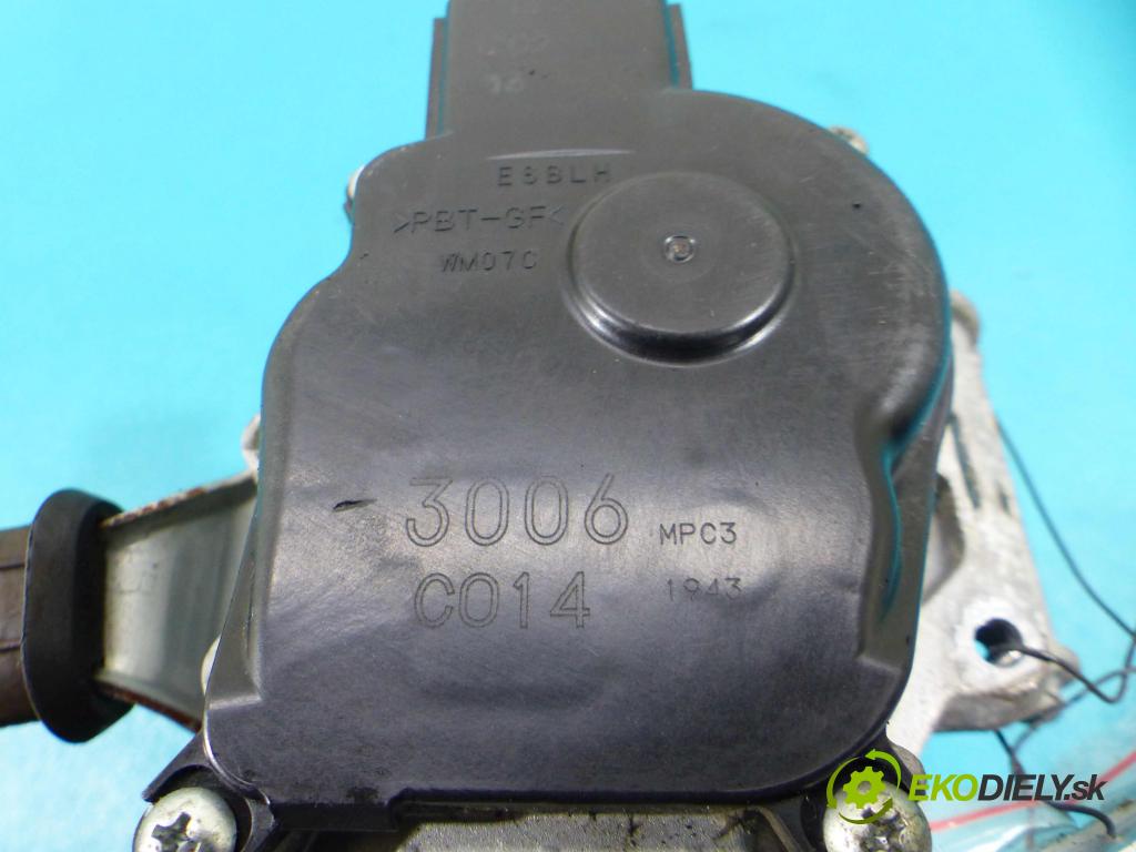 Dacia Dokker 2012- 1.5 dci 90 hp manual 66 kW 1461 cm3 5- motor stěračů přední