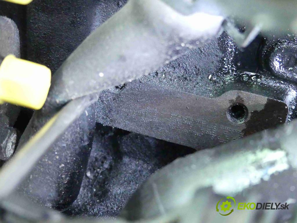 Vw Passat B5 1995-2005 1.9 tdi (AHU) 90 hp manual 66 kW 1896 cm3 4- motor diesla AHU