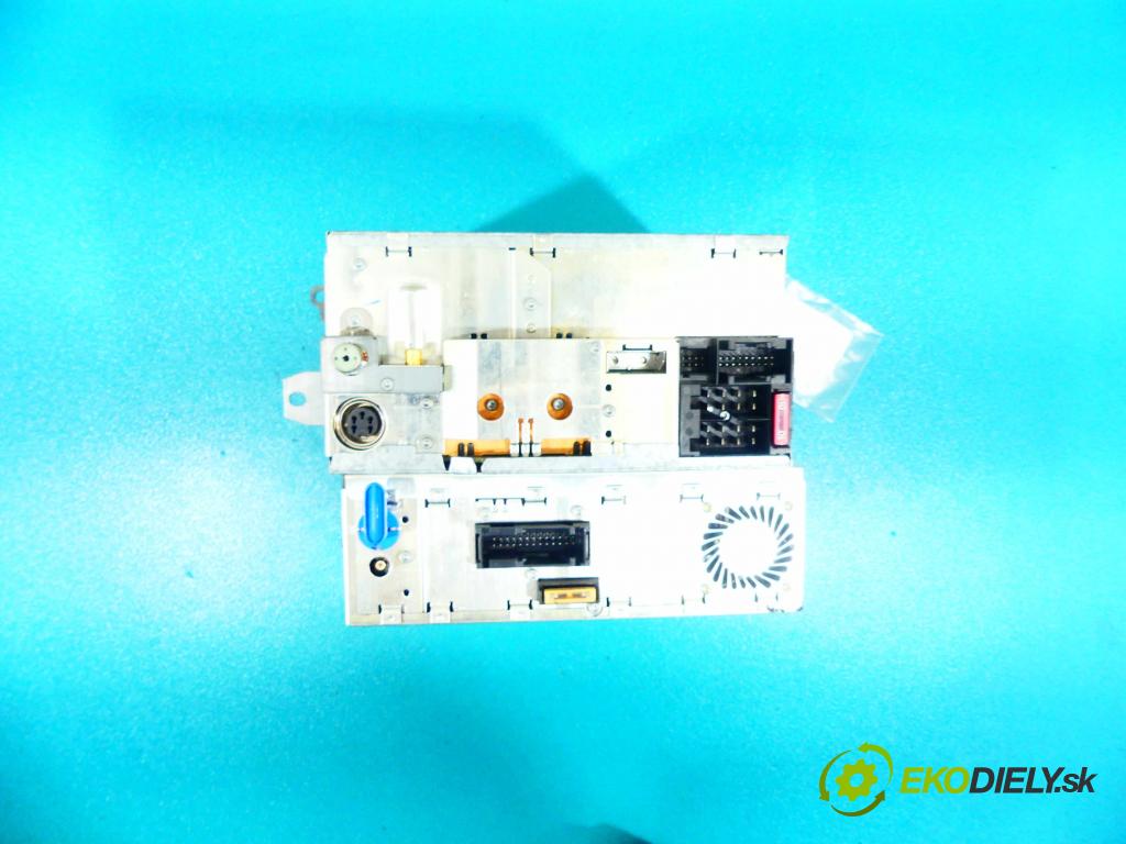 Mercedes S W220 1998-2005 3.2 R6 CDi (613960) 197KM automatic 145 kW 3222 cm3 4- Radio A2208204889 (Audio zariadenia)