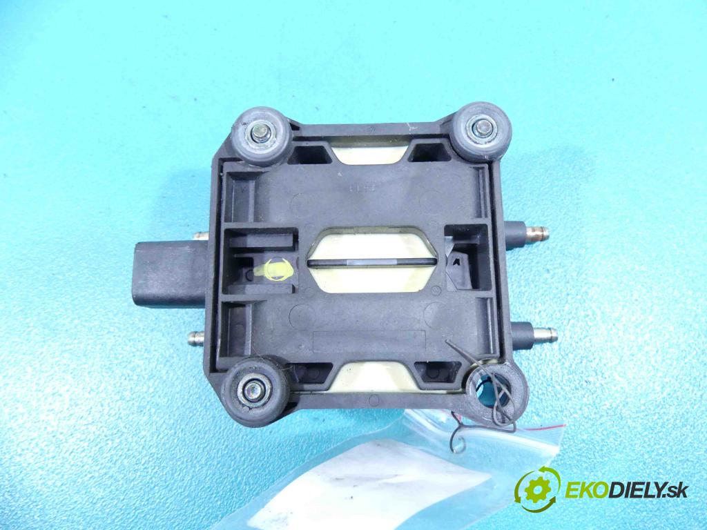 Mini One I 2000-2006 1.6 16v 90 HP manual 66 kW 1598 cm3 3- cievka zapaľovacia 05269670AB (Zapaľovacie cievky, moduly)