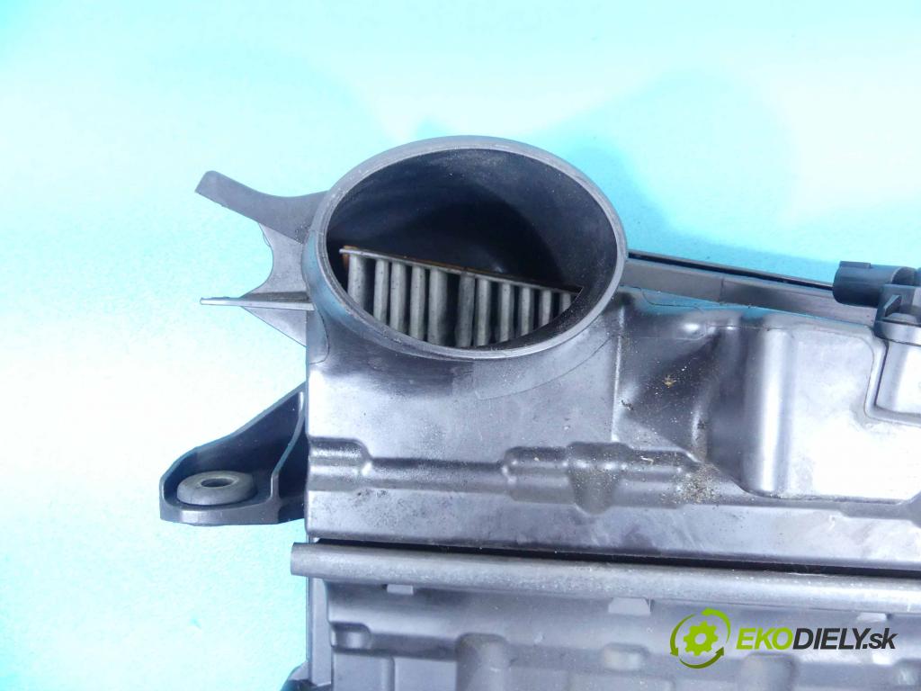 Mercedes S W221 05-13 3.0 cdi 235 hp automatic 173 kW 2987 cm3 4- obal filtra vzduchu A6420940304 (Kryty filtrů)