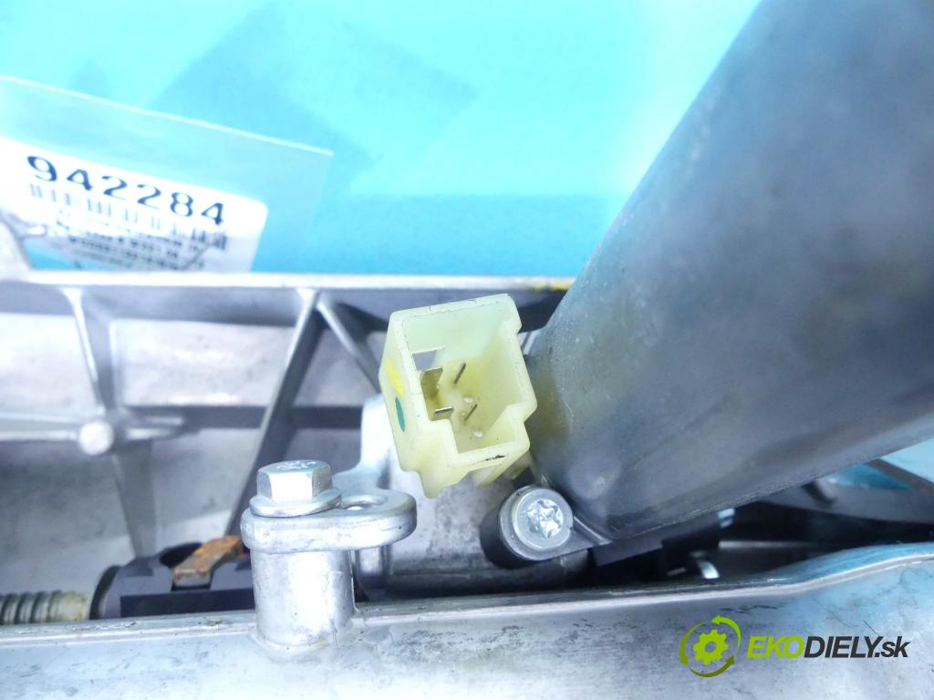 Mercedes S W221 05-13 3.0 cdi 235 HP automatic 173 kW 2987 cm3 4- Sloupec: volant 2214602116 (Tyče riadenia (volantu))