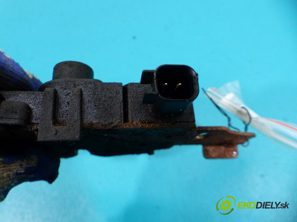 Ford Mondeo Mk3 2000-2007 2.0 tdci 131 hp manual 96 kW 1998 cm3 5- zámek kapoty