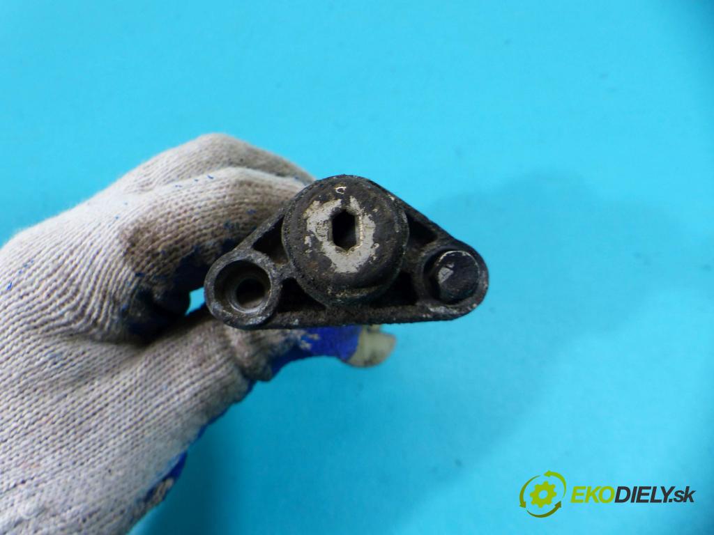 Ford Mondeo Mk3 2000-2007 2.0 tdci 131 hp manual 96 kW 1998 cm3 5- zámek kapoty