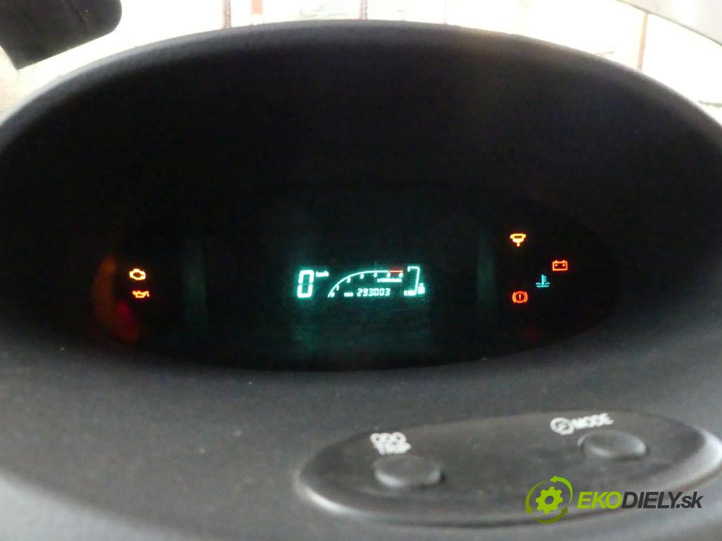 Toyota Yaris verso 1.4 D4D 75 HP manual 55 kW 1364 cm3 5- prístrojovka/ budíky 83800-5C630 (Prístrojové dosky, displeje)