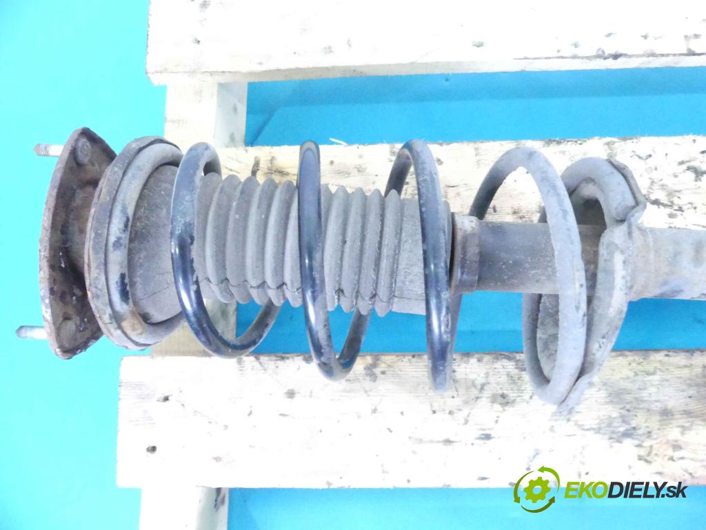 Toyota Yaris verso 1.4 D4D 75 HP manual 55 kW 1364 cm3 5- pružina predné  (Ostatné)