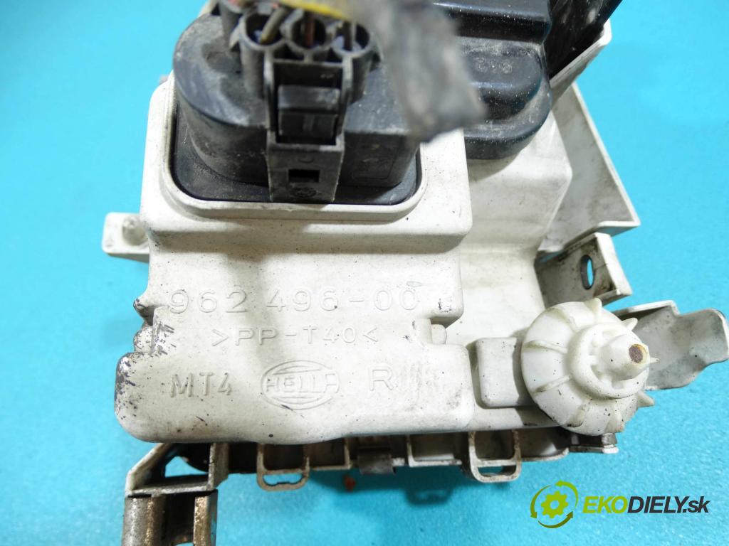 Vw Polo III 6N 1994-2001 1.4 60 hp manual 44 kW 1390 cm3 5- světlo pravý