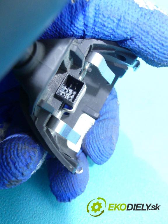 Porsche Cayenne I 2002-2010 3.2 V6 250 hp automatic 184 kW 3189 cm3 5- zpětné zrcátko vnitřní 905-0610 (Světla vnitřní)