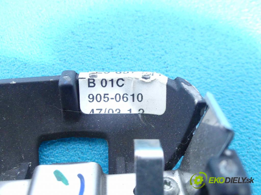 Porsche Cayenne I 2002-2010 3.2 V6 250 hp automatic 184 kW 3189 cm3 5- zpětné zrcátko vnitřní 905-0610 (Světla vnitřní)