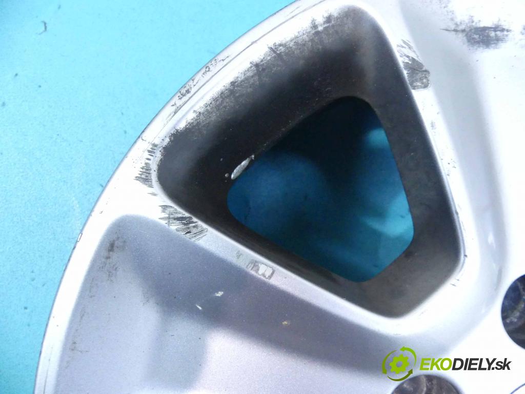 Dacia Duster I 2010-2018 1.6 16v 105 hp manual 77 kW 1598 cm3 5- hlinikové disky