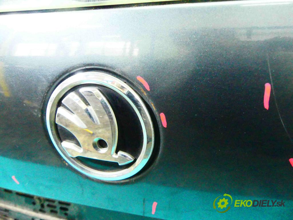 Skoda Octavia II 2004-2013 1.6 8v 102 HP manual 75 kW 1595 cm3 5- zadna kufor  (Zadné kapoty)