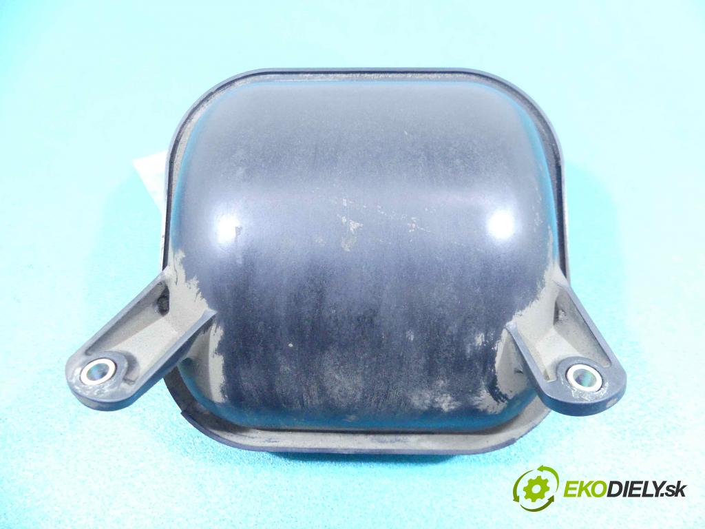 Peugeot 607 2.2 16v 158 hp automatic 116 kW 2230 cm3 4- obal filtra vzduchu 9633295680 (Kryty filtrů)