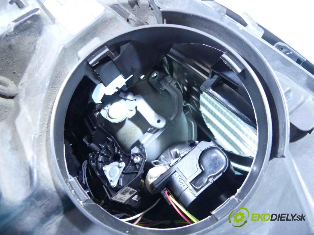 Mercedes R  W251 2005-2013 3.0 CDI V6 224hp automatic 165 kW 2987 cm3 5- Reflektor: pravý  (Pravé)