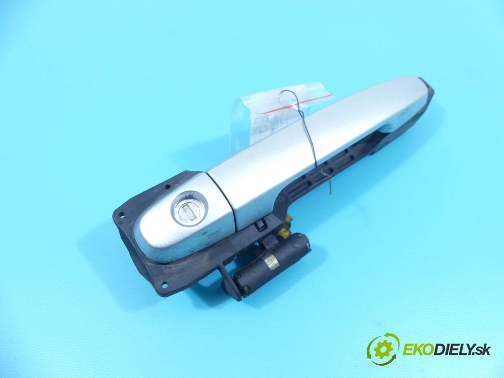 Toyota Rav4 II 2000-2005 2.0 D4D 116 HP manual 85 kW 1995 cm3 5- rukoväť predné ľavé mimo:  (Vonkajšie predné ľavé)