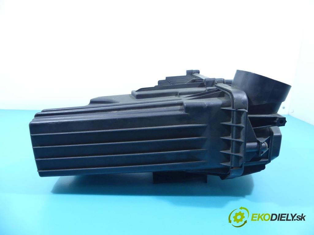 Peugeot 407 1,8.0 16v 125 hp manual 92 kW 1749 cm3 4- obal filtra vzduchu 9649757680 (Kryty filtrů)