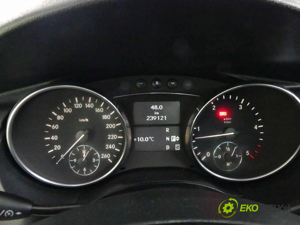 Mercedes R  W251 2005-2013 3.0 CDI V6 224hp automatic 165 kW 2987 cm3 5- prístrojovka/ budíky A2514401211 (Prístrojové dosky, displeje)