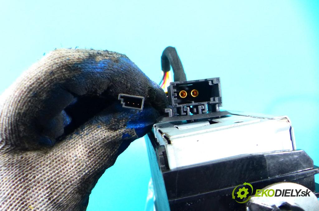 Mercedes R  W251 2005-2013 3.0 CDI V6 224hp automatic 165 kW 2987 cm3 5- Menič: cd  (CD meniče)