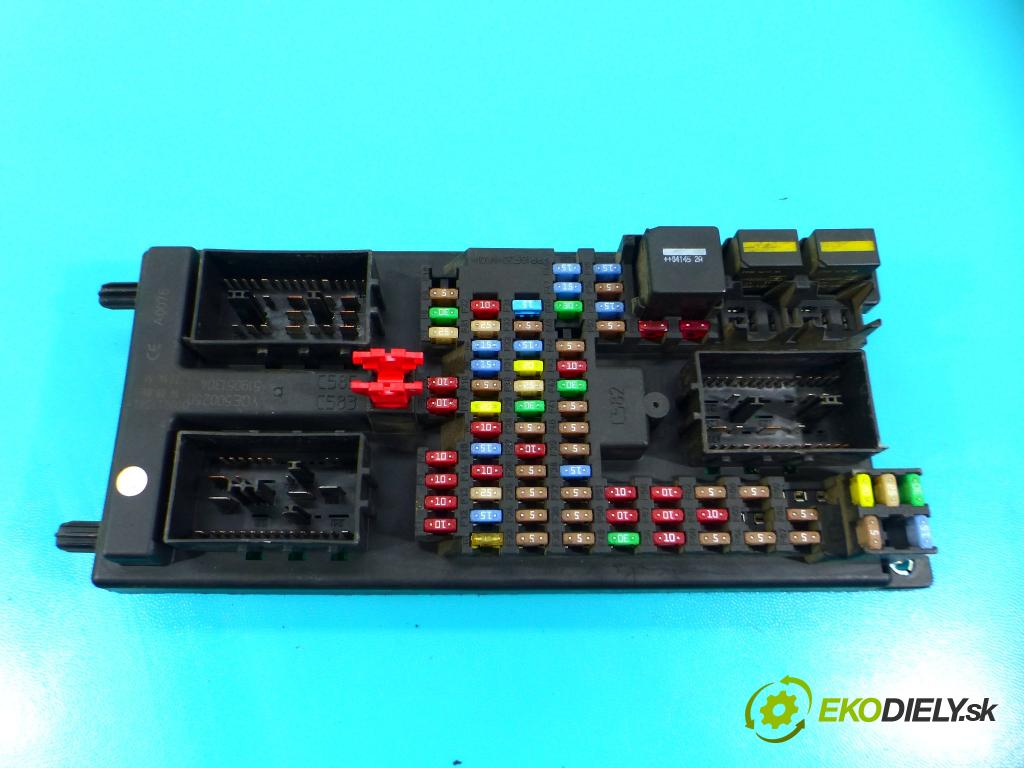 Land rover Discovery III 2004-2009 2.7 TDV6: 190 hp automatic 140 kW 2720 cm3 5- skříňka pojistková YQE500250 (Pojistkové skříňky)