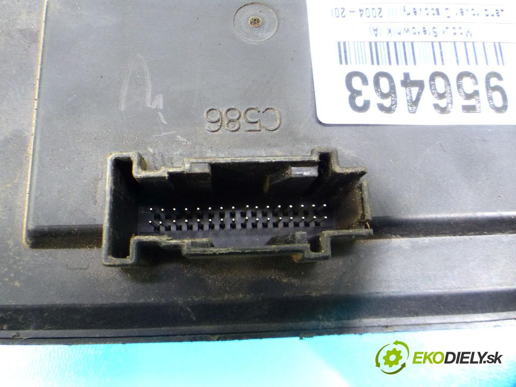 Land rover Discovery III 2004-2009 2.7 TDV6: 190 hp automatic 140 kW 2720 cm3 5- skříňka pojistková YQE500250 (Pojistkové skříňky)