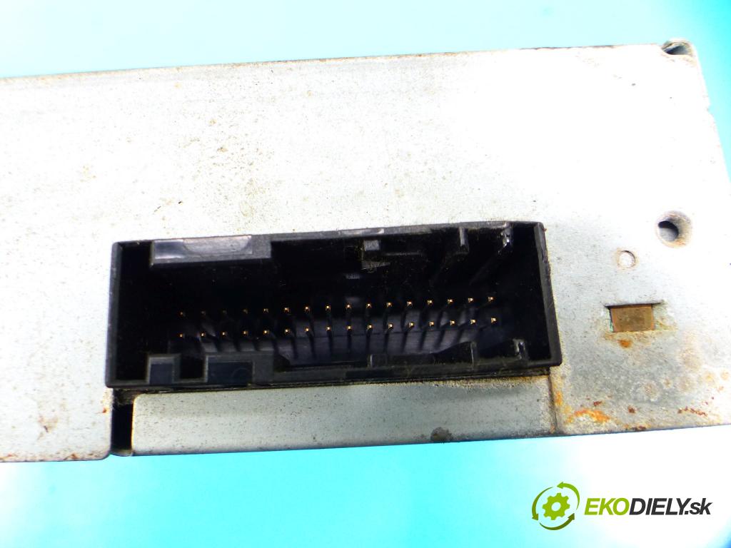 Land rover Discovery III 2004-2009 2.7 TDV6: 190 HP automatic 140 kW 2720 cm3 5- Menič: cd YIB500022 (CD meniče)