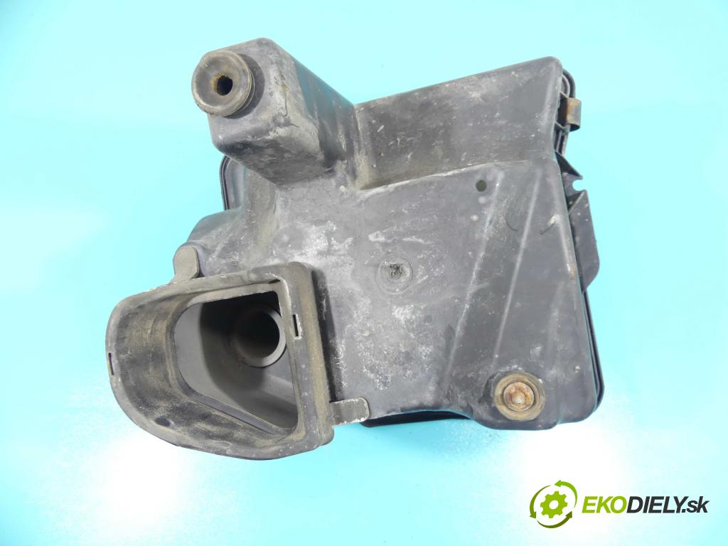 Chrysler Voyager IV 2.4 147 hp manual 108 kW 2429 cm3 5- obal filtra vzduchu 04861378AB (Kryty filtrů)