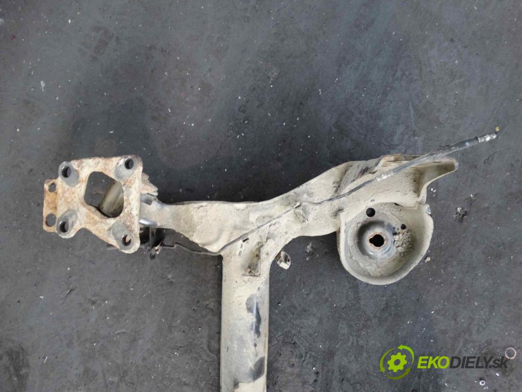 Citroen C4 Grand picasso 2.0 hdi 136hp automatic 100 kW 1997 cm3 5- zadní výztuha