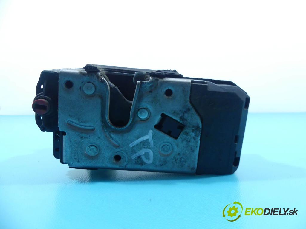 Opel Zafira B 2005-2011 1.9 cdti 120 hp manual 88 kW 1910 cm3 5- zámek zadní pravý 13220372