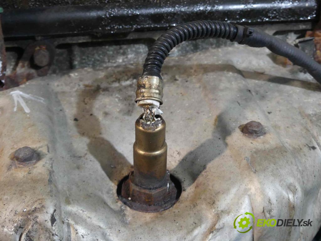 Peugeot 306 1.6 8v 98 hp manual 72 kW 1587 cm3 5- motor benzín NFT