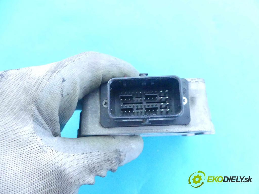 Renault Megane coupe 1.6 90 HP manual 66 kW 1598 cm3 3- modul riadiaca jednotka (Ostatné)