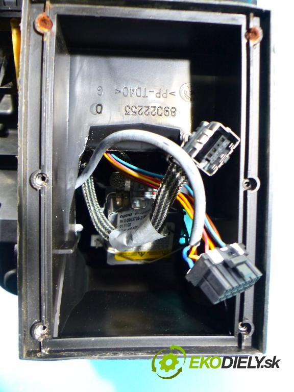 Vw Phaeton 3.2 V6 241KM automatic 177 kW 3189 cm3 4- Reflektor: ľavý 3D1941015J (Ostatné)