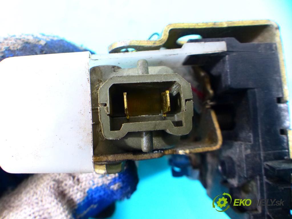 Renault Espace III 1997-2003 2.0 8v 114 hp manual 84 kW 1998 cm3 5- zámek přední pravý