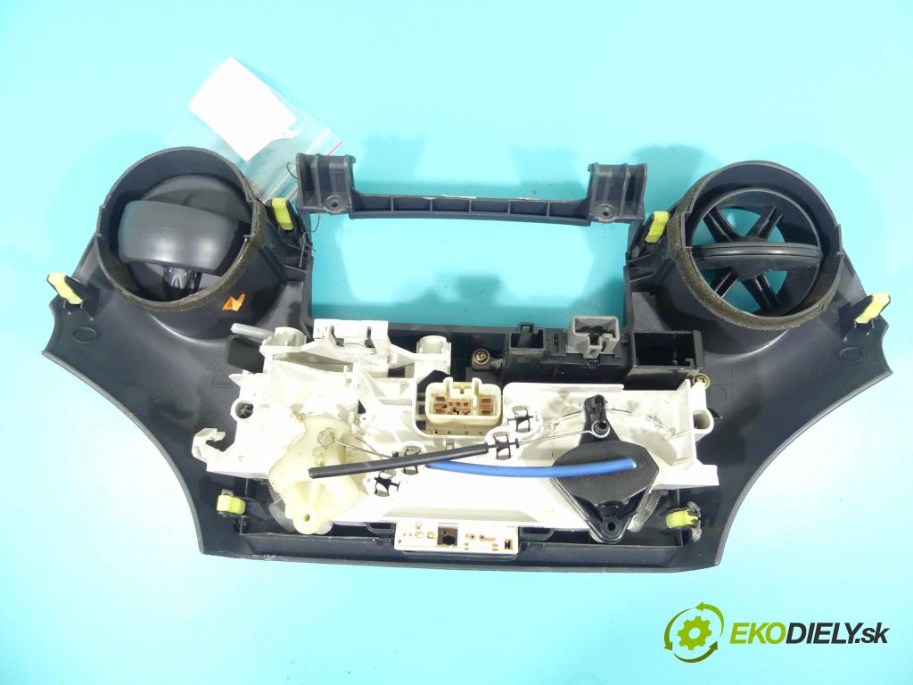 Toyota Yaris I 1999-2005 1.0 vvti 68 HP manual 50 kW 998 cm3 5- panel kúrenia 55412-0D010