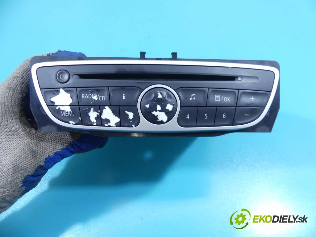 Renault Fluence 1.5 dci 106 HP manual 78 kW 1461 cm3 4- Radio továreň: 281150030R